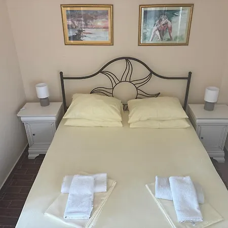 Hotel Elstefanino House 3*